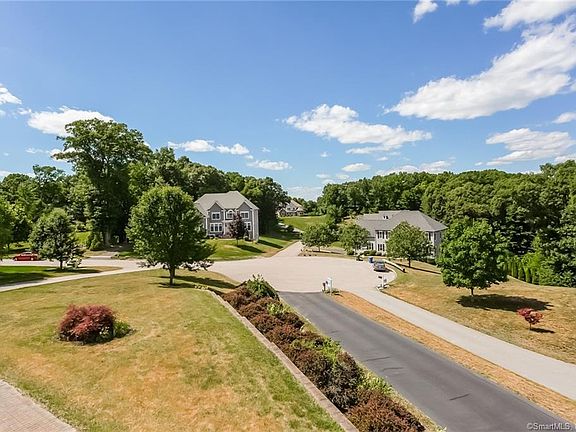 2nd image of 30 Sand Hill Ln