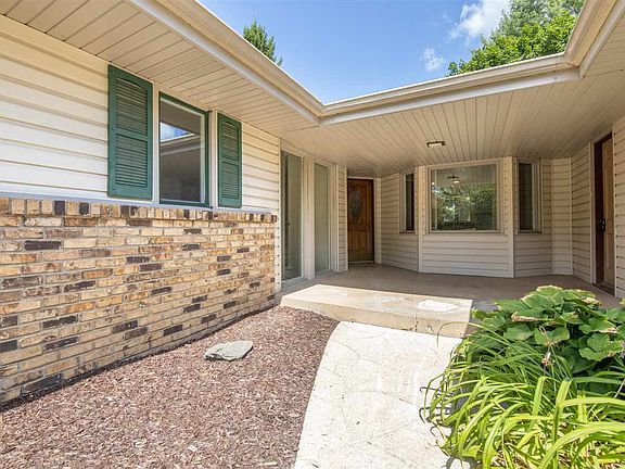 3rd image of 2312 Silverthorn Dr