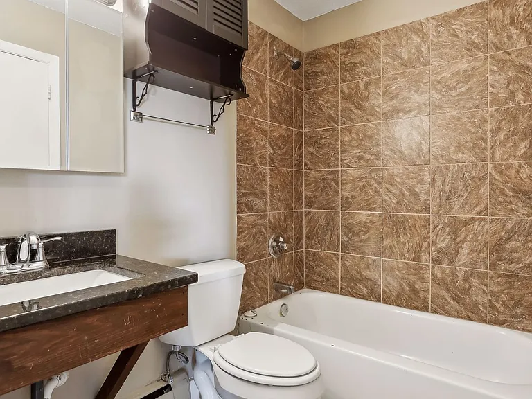207 Maple Street — Photo 24