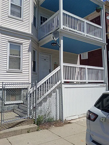49 Mora St Photo 1