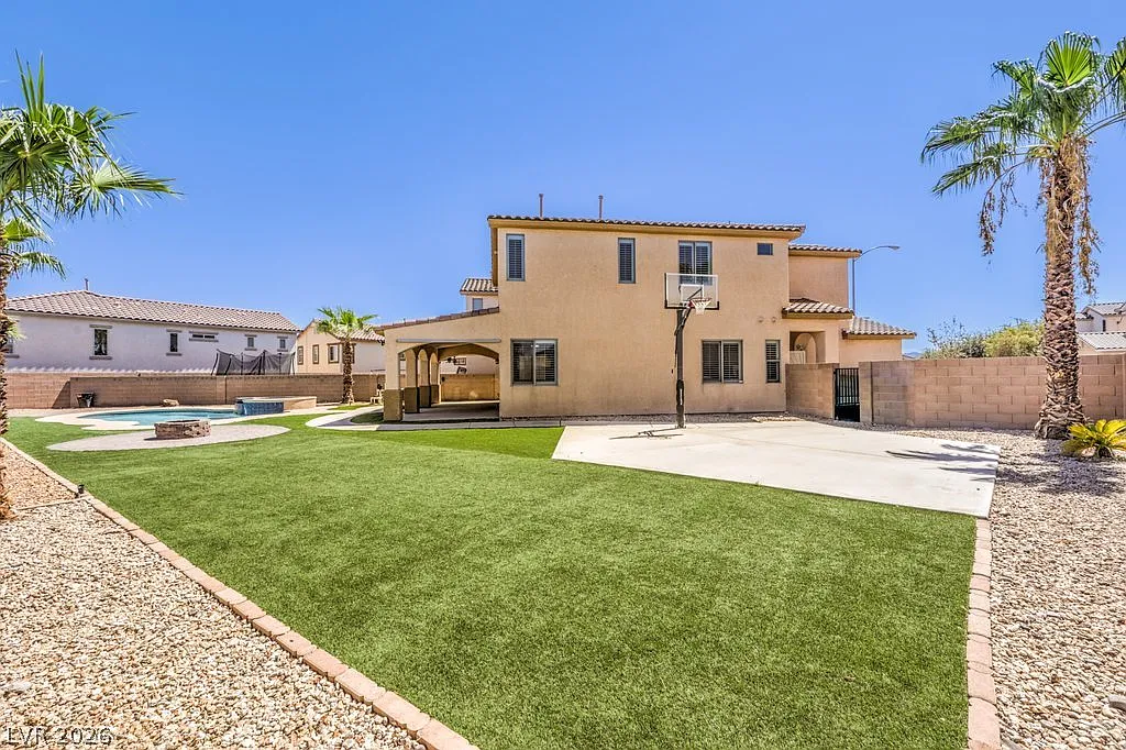 4 bed, 2.5 bath, 2096 sqft, $3,499 — Photo 2