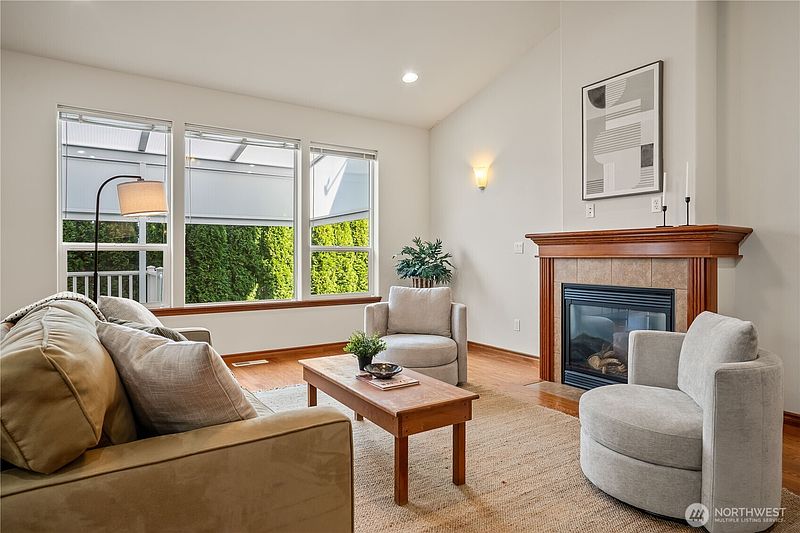 2nd image of 4138 Silverbell Way