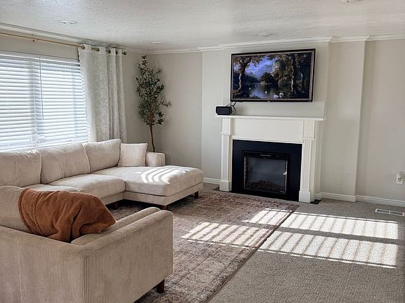 3rd image of 247 N Cove Dr