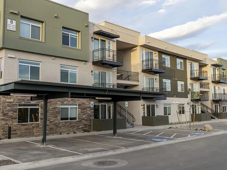 The Retreat Luxury Townhomes — Photo 15