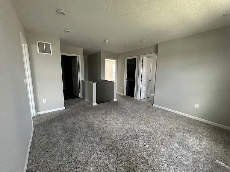 10561 Elderberry Ln — Photo 3