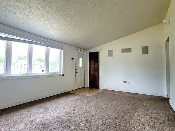3rd image of 821 W Borley Ave
