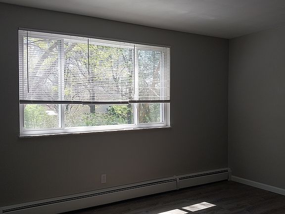 5th image of 3333-3338 Epworth Ave #20