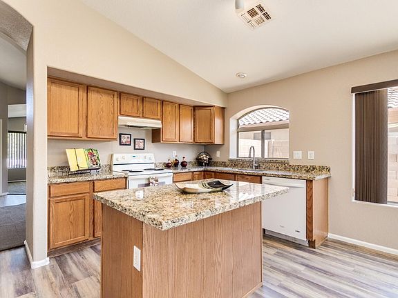 5th image of 4903 E Cherry Hills Dr