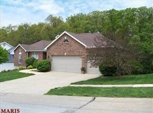 418 Castle Glen Ct, Ballwin, MO 63021