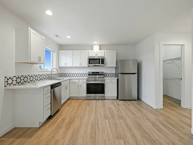 2625 W Marina Dr #6 — Photo 2