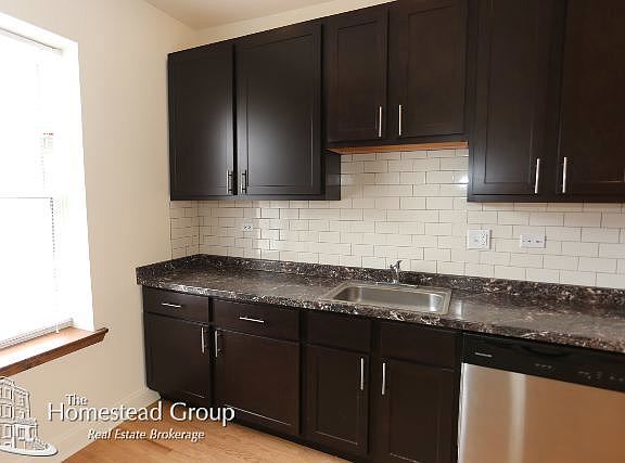 3rd image of 1010 W Sunnyside Ave #Three