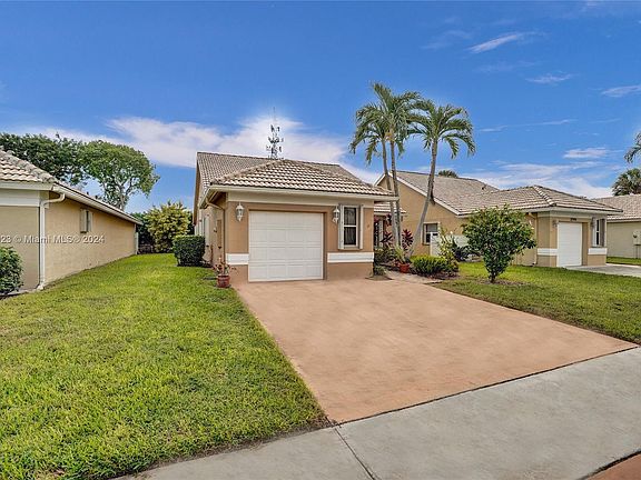 4th image of 12998 Hampton Lakes Cir
