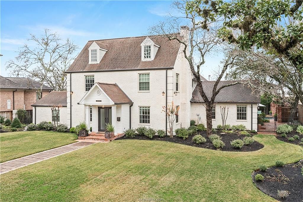 111 Lee Ave, College Station, TX 77840 | Zillow
