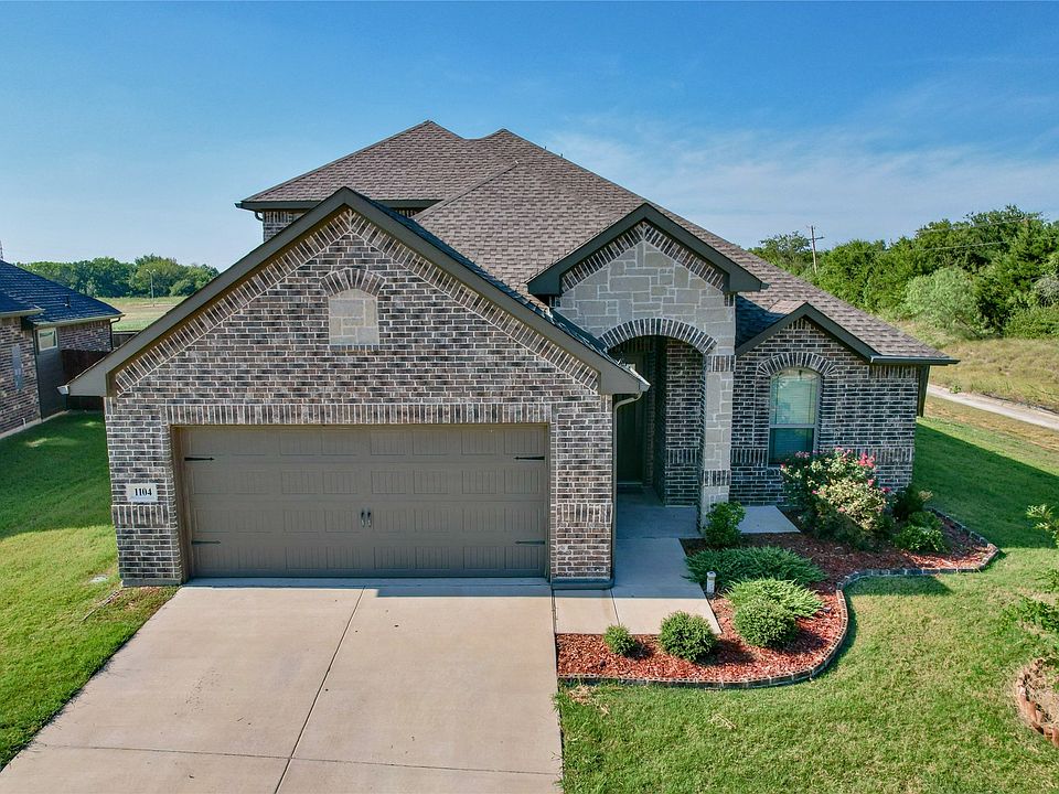 1st image of 1104 Rushmore Dr