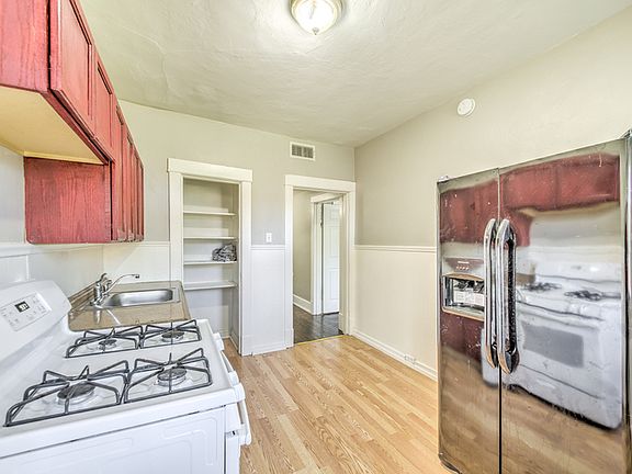 2nd image of 3640 Shaw Blvd #2E