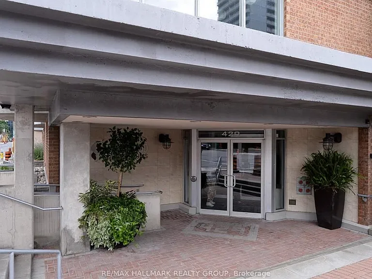 429 Somerset St W #313 — Photo 2