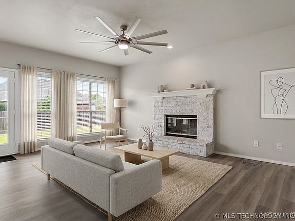 2nd image of 8963 N 133rd East Ave