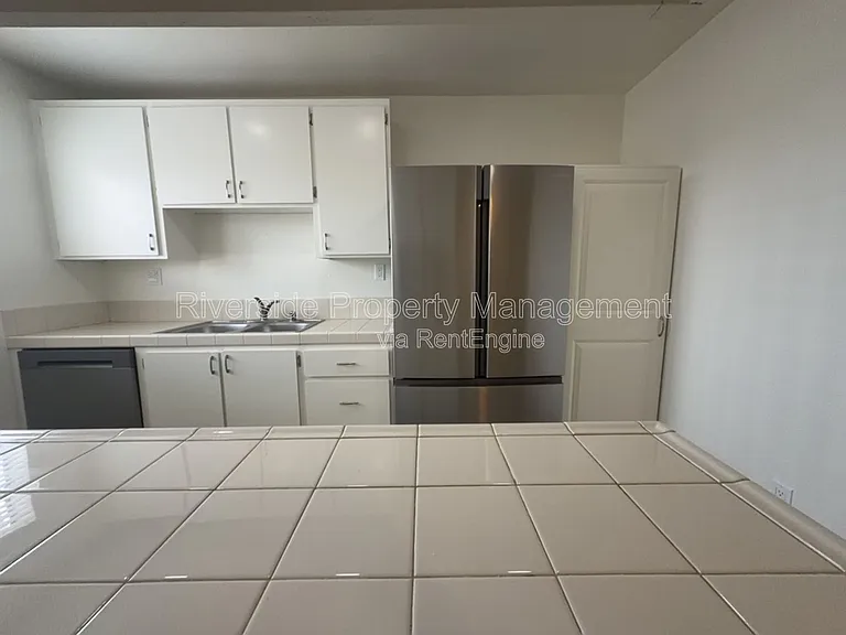 2255 Cahuilla St #105 — Photo 10