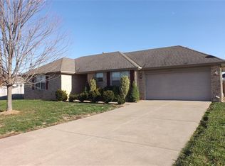 210 N Arrowhead Rd, Willard, MO 65781