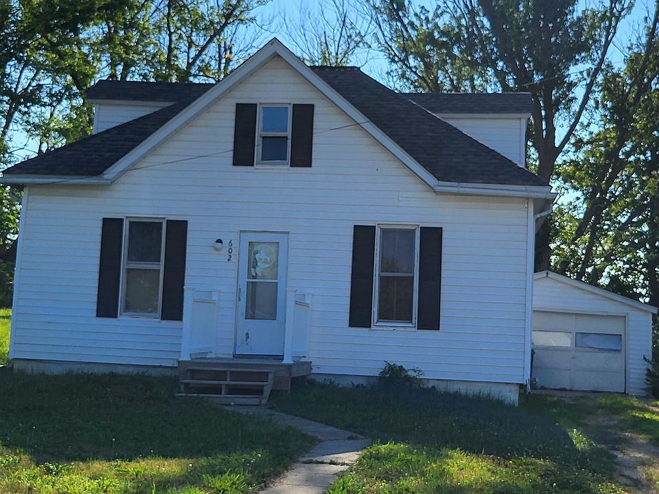 1st image of 602 S 1st St