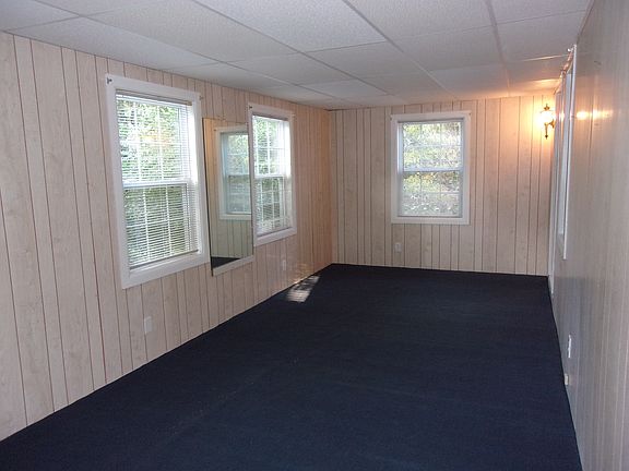 5th image of 639 E Main St