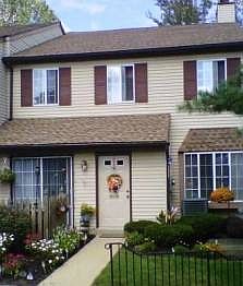 2nd image of 917 Charleston Grn
