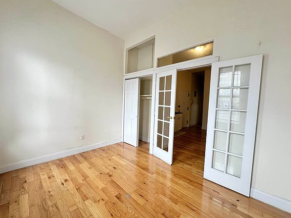 4th image of 414 E 74th St #6Z