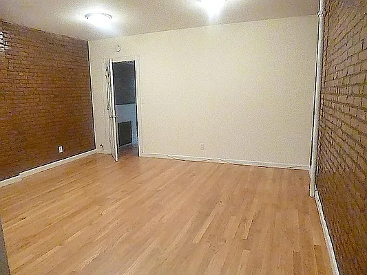 Rented by Up Real Estate Advisors LLC | media 17