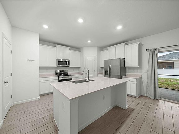 4th image of 3980 NE 34TH AVENUE