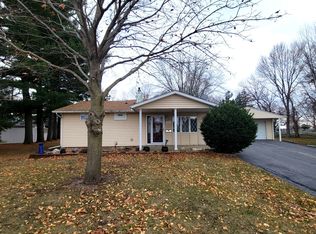 2216 Schuyler Dr, Peru, IL 61354