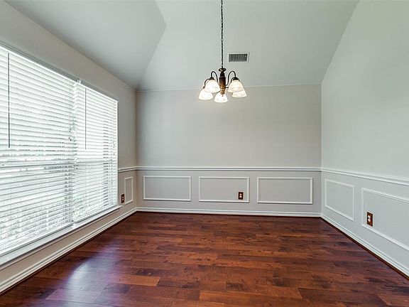 4th image of 5604 Manchester Dr