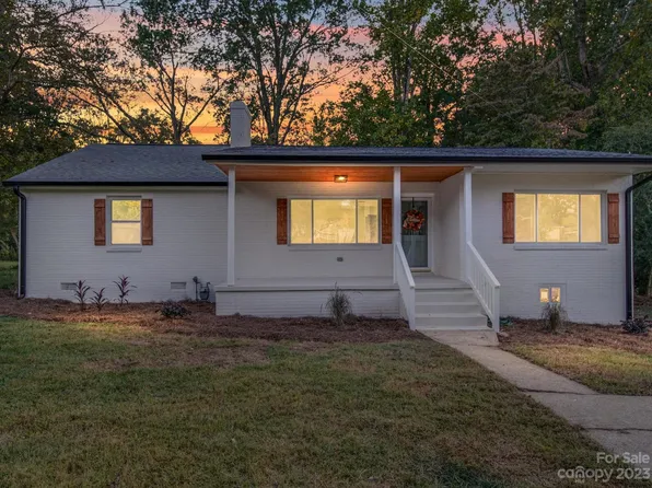 1323 Forestdale Dr, Salisbury, NC 28144