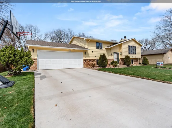 710 Sharpe Dr, Vermillion, SD 57069