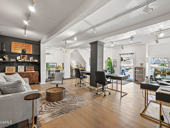 5th image of 402 Park St