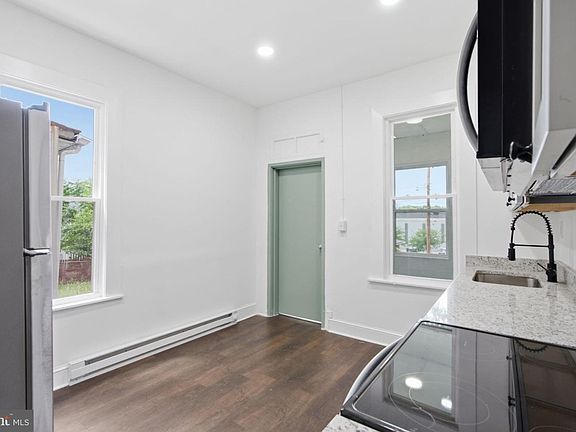 4th image of 267 S Potomac St #1