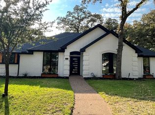 2010 Forest Hills Rd, Grapevine, TX 76051