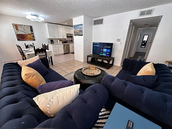 5th image of 18525 Collins St #22