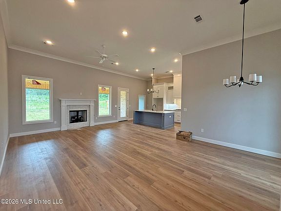 2nd image of 322 Tremont Dr