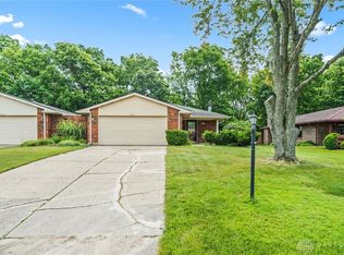 8742-8744 Meadowcreek Dr, Dayton, OH 45458