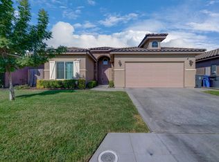 1198 S Berry Dr, Madera, CA 93637