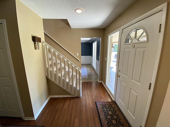 2nd image of 8405 N Yosemite Dr