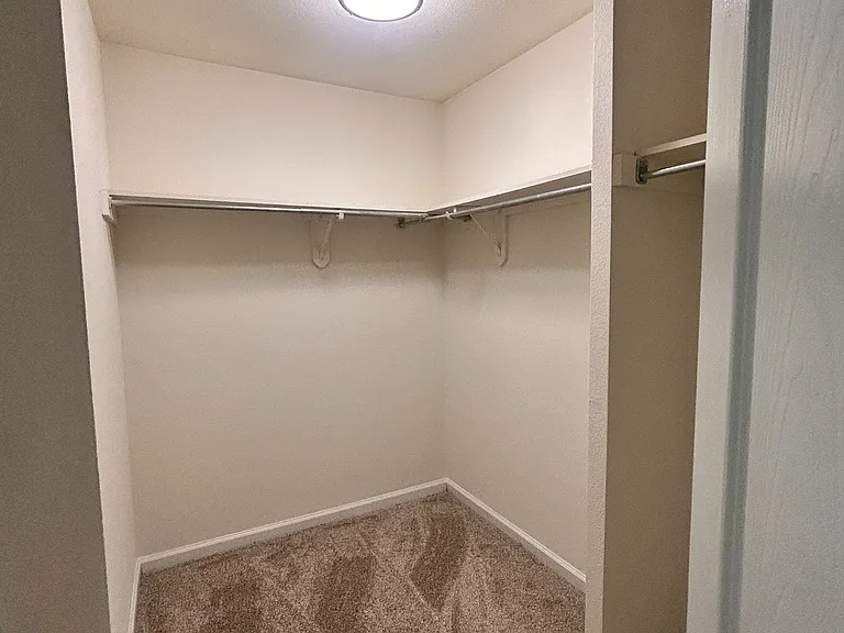 1261 Fords Pointe Cir #1261 — Photo 5