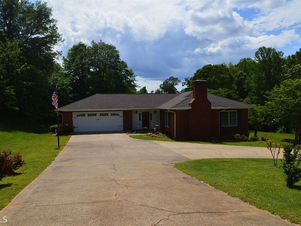 1st image of 371 Skyland Dr
