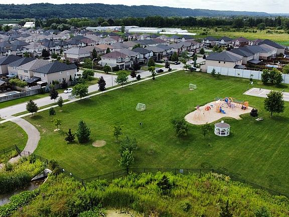 3rd image of 74 Lampman Dr