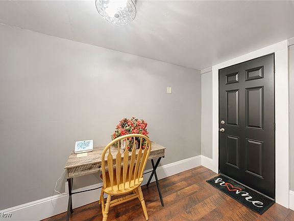3rd image of 6813 W Clinton Ave