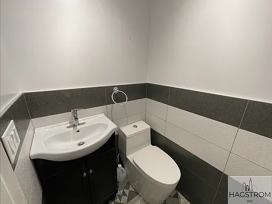 Rented by Hagstrom Management Inc | media 8