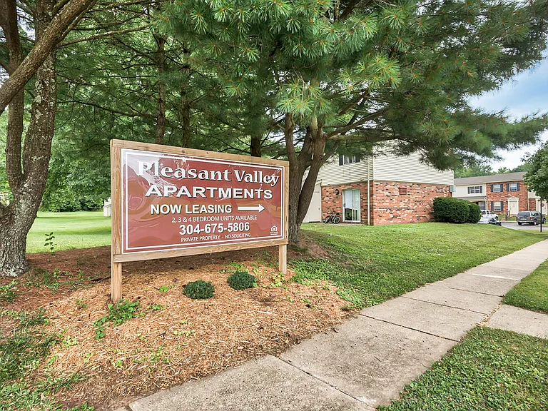 Pleasant Valley Apartments — Photo 6
