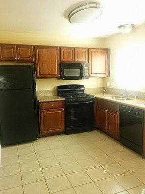 2nd image of 980 E Mission Ave APT 19