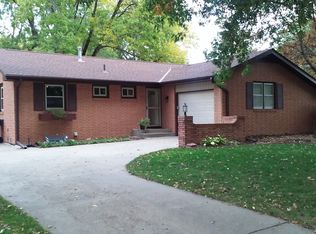 600 Driftwood Dr, Lincoln, NE 68510
