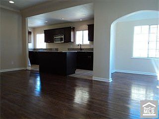 4th image of 1827 W 64th St